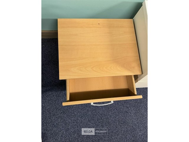 2 diverse nachtkastjes - afbeelding 3 van  5