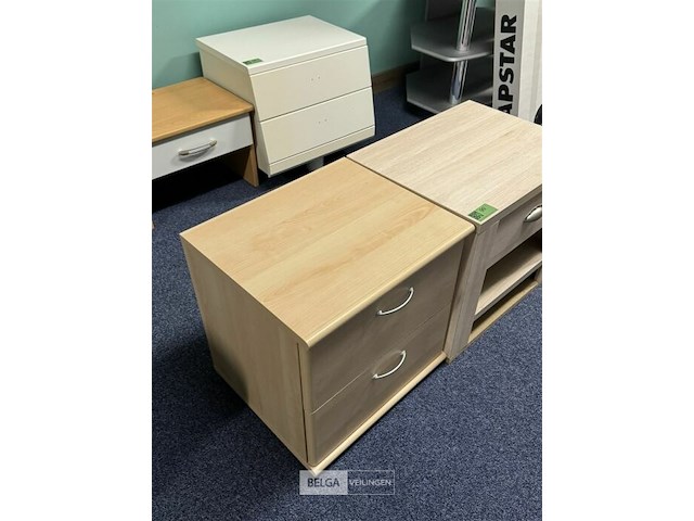 2 diverse nachtkastjes - afbeelding 3 van  4