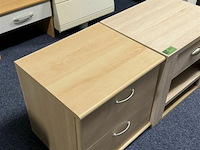 2 diverse nachtkastjes - afbeelding 3 van  4