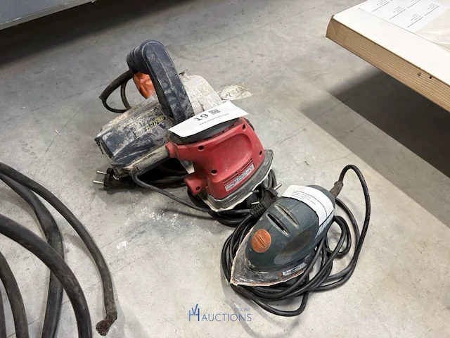 2 diverse schuurmachines - afbeelding 1 van  6
