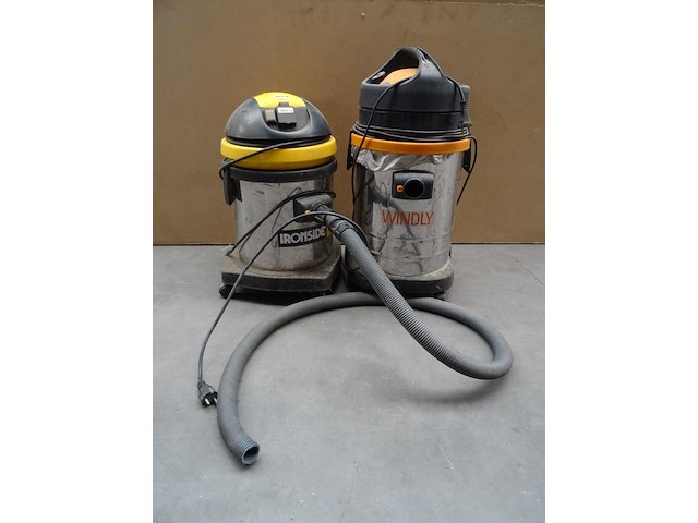 2 diverse stofzuigers - afbeelding 1 van  5