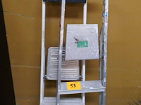 2 diverse trapladders - afbeelding 1 van  3
