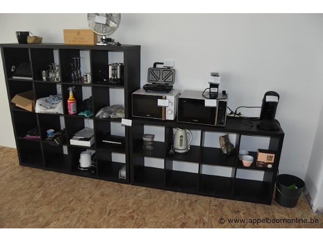 2 diverse vakkenkasten zonder de inhoud - afbeelding 1 van  1