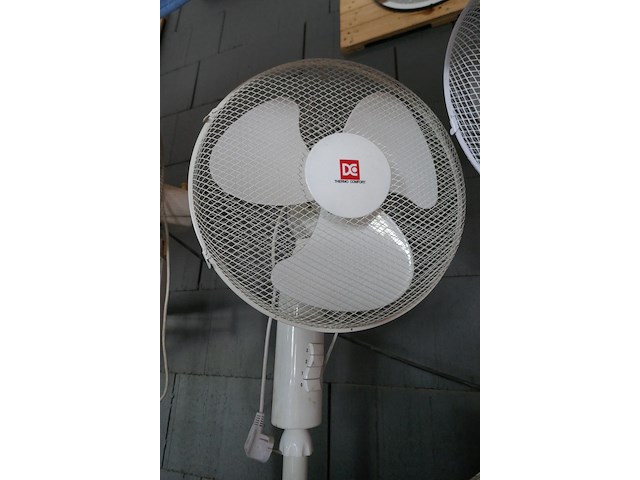 2 diverse ventilators - afbeelding 2 van  3