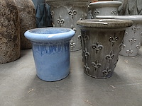 2 diverse vorstvrije vazen - afbeelding 1 van  3