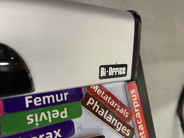 2 diverse whiteboards op 3-pikkelstatief waaronder fabr nobo - afbeelding 6 van  6