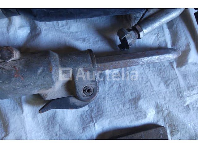 2 doosan pneumatische chippers - afbeelding 1 van  7