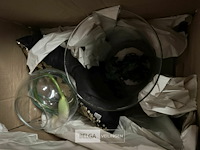 2 dozen divers glazen vazen vuilbakjes - afbeelding 6 van  6