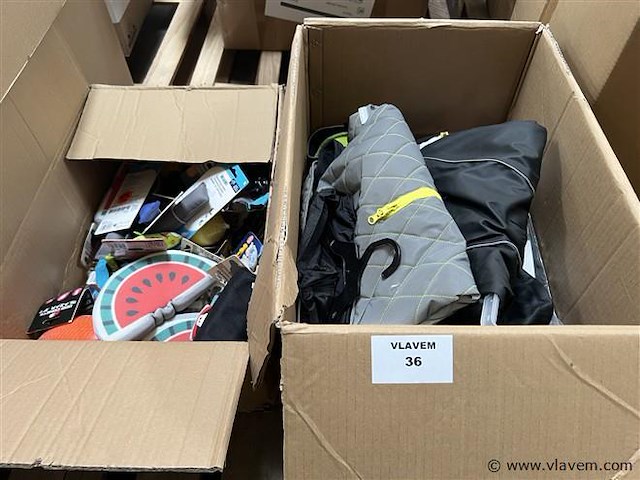 2 dozen, inh. div. huisdieren toebehoren - afbeelding 1 van  3