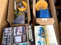 2 dozen, inh. partij div. huisdieren toebehoren, 1 hamsterkooitje