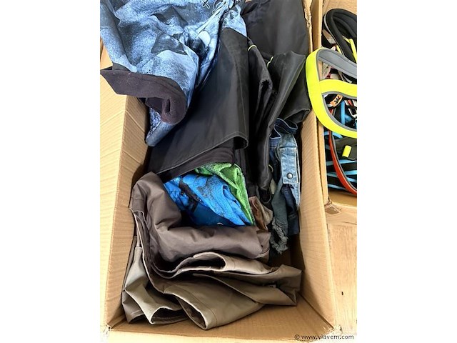 2 dozen, inh. partij div. kleding en huisdieren toebehoren - afbeelding 2 van  3