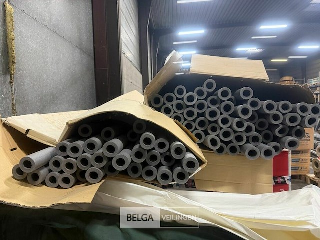 2 dozen met buisisolatie - afbeelding 1 van  3