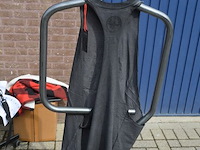 2 dozen met ca. 100 stuks mouwloze t-shirts zwart maat l (nieuw) - afbeelding 6 van  7
