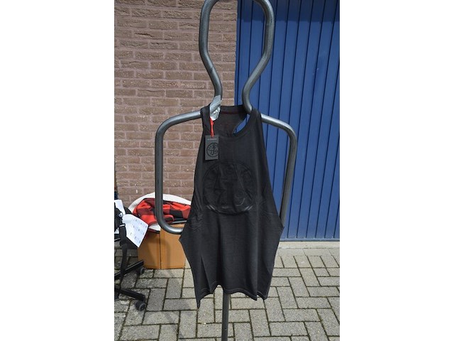 2 dozen met ca. 100 stuks mouwloze t-shirts zwart maat m (nieuw) - afbeelding 3 van  7