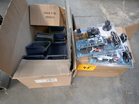 2 dual car camera's + rangeerbakjes - afbeelding 1 van  4