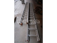2 dubbele aluminium ladders - afbeelding 3 van  5