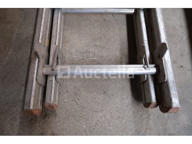 2 dubbele aluminium ladders - afbeelding 5 van  5