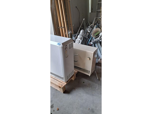 2 elektrische accumulatieradiatoren, werkend - afbeelding 2 van  2