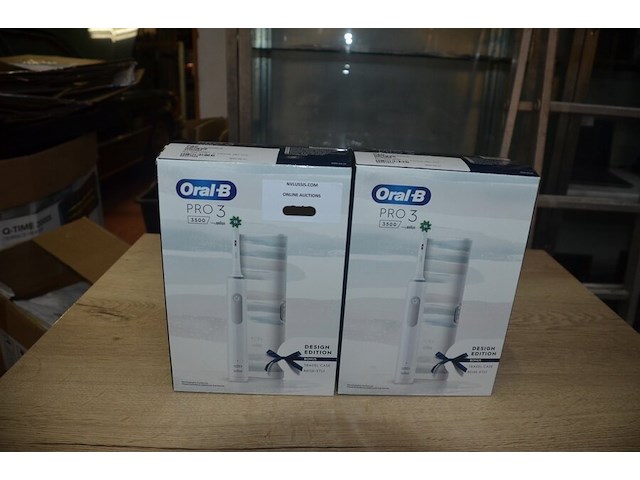 2 elektrische tandenborstels braun oral b pro 3 3500 design edition striking grey (b435) - afbeelding 1 van  4
