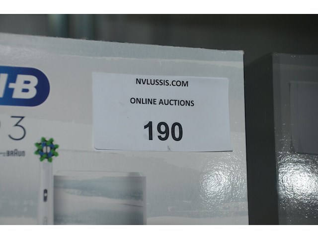 2 elektrische tandenborstels braun oral b pro 3 3500 design edition striking grey (b435) - afbeelding 2 van  4