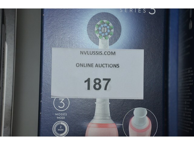 2 elektrische tandenborstels braun oral b pro series 3 rose pink (b435) - afbeelding 2 van  4