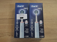 2 elektrische tandenborstels braun oral b pro series 3 vapor blue (b435) - afbeelding 1 van  4