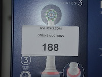 2 elektrische tandenborstels braun oral b pro series 3 vapor blue (b435) - afbeelding 2 van  4