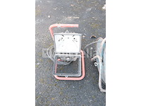 2 elektrische verlengsnoeren op de spoel - afbeelding 1 van  5