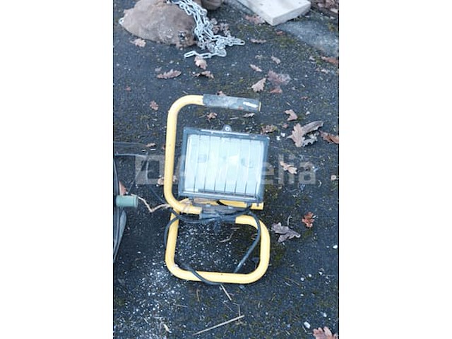 2 elektrische verlengsnoeren op de spoel - afbeelding 3 van  5