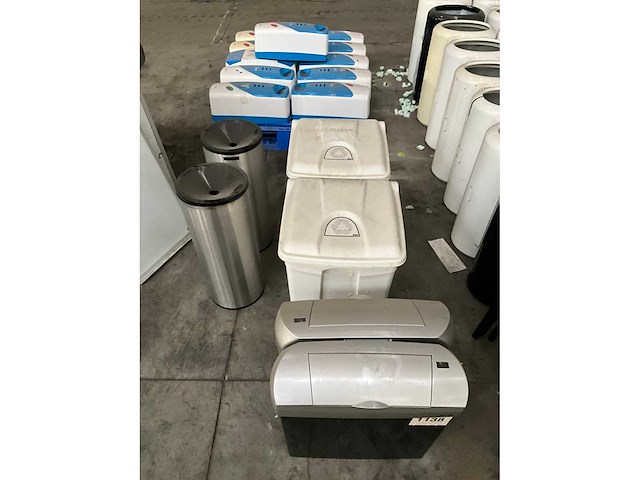 2 elis hygiëne vuilbakken en 11 papierdispensers - afbeelding 4 van  7