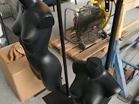 2 etalagepoppen