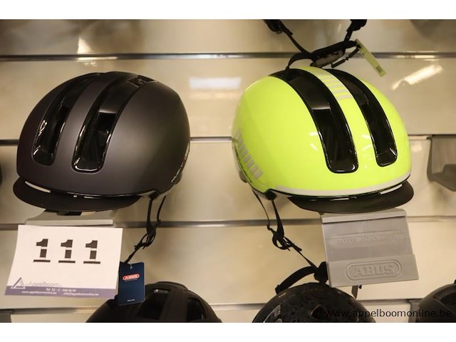2 fietshelemen - afbeelding 1 van  1