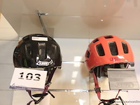 2 fietshelmen abus - afbeelding 1 van  1