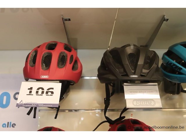 2 fietshelmen abus - afbeelding 1 van  1