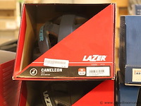 2 fietshelmen lazer camelaon maat m - afbeelding 2 van  2