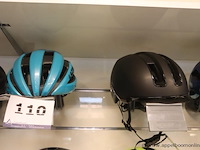 2 fietshelmen - afbeelding 1 van  1