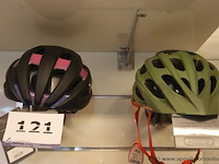 2 fietshelmen - afbeelding 1 van  1