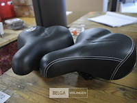 2 fietszadels - afbeelding 2 van  3