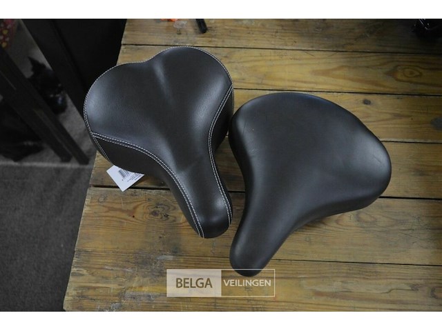 2 fietszadels - afbeelding 1 van  3