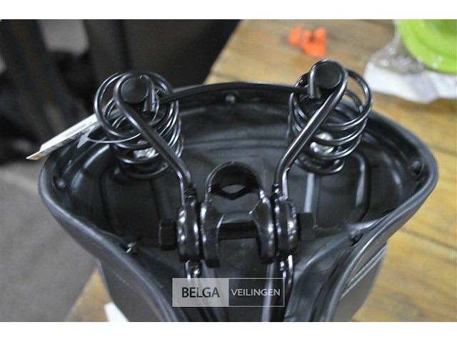 2 fietszadels - afbeelding 3 van  3