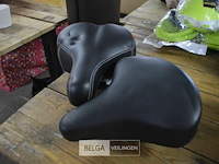 2 fietszadels - afbeelding 2 van  3