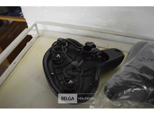 2 fietszadels - afbeelding 3 van  3