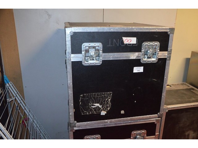 2 flightcases afm. 71x68x71 , flightcase afm. 63x52x87 - afbeelding 2 van  8