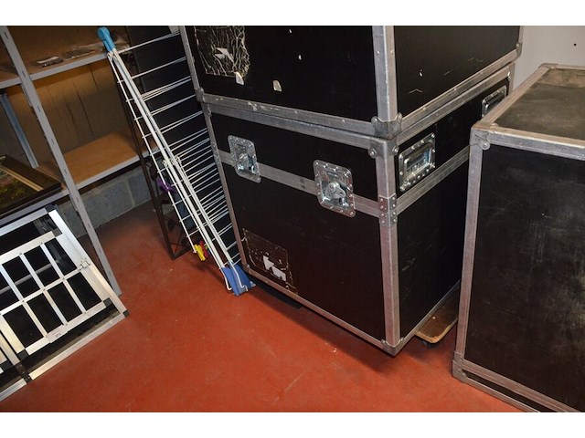 2 flightcases afm. 71x68x71 , flightcase afm. 63x52x87 - afbeelding 4 van  8