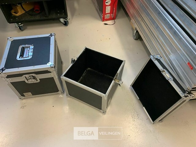 2 flightcases - afbeelding 2 van  2