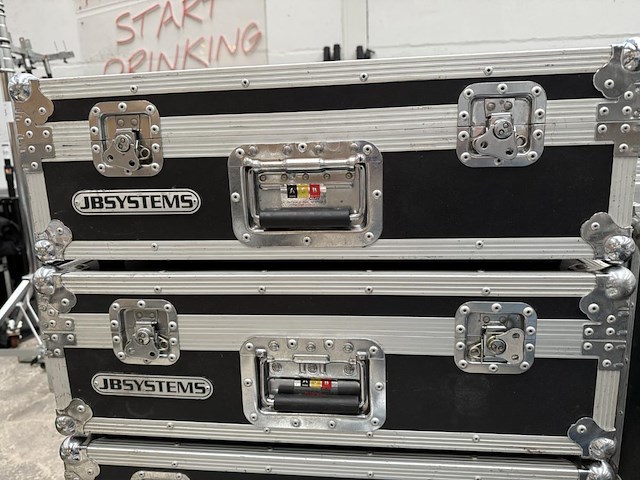 2 flightcases - afbeelding 6 van  6