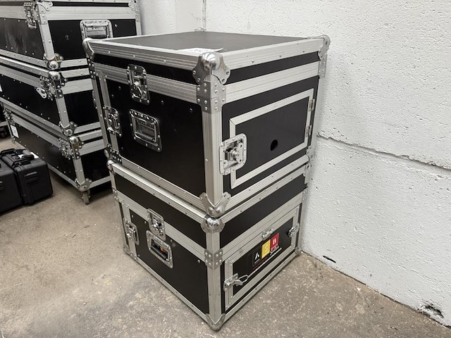 2 flightcases - afbeelding 2 van  7