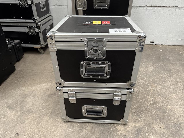 2 flightcases - afbeelding 1 van  7