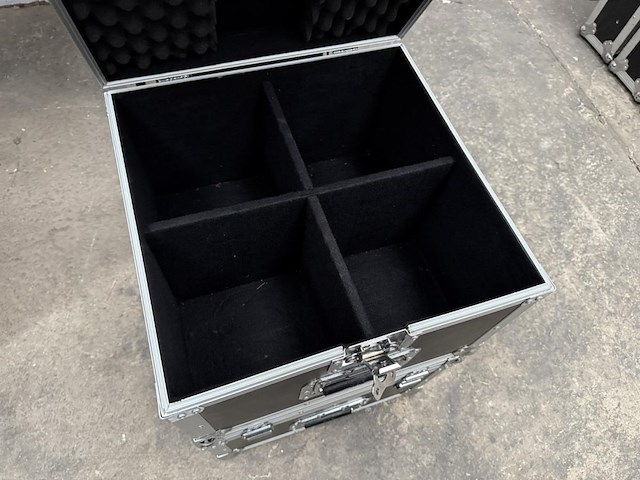 2 flightcases - afbeelding 4 van  7