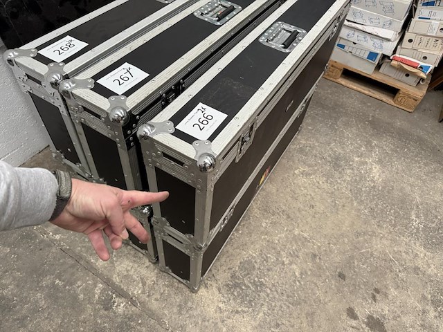 2 flightcases - afbeelding 2 van  8